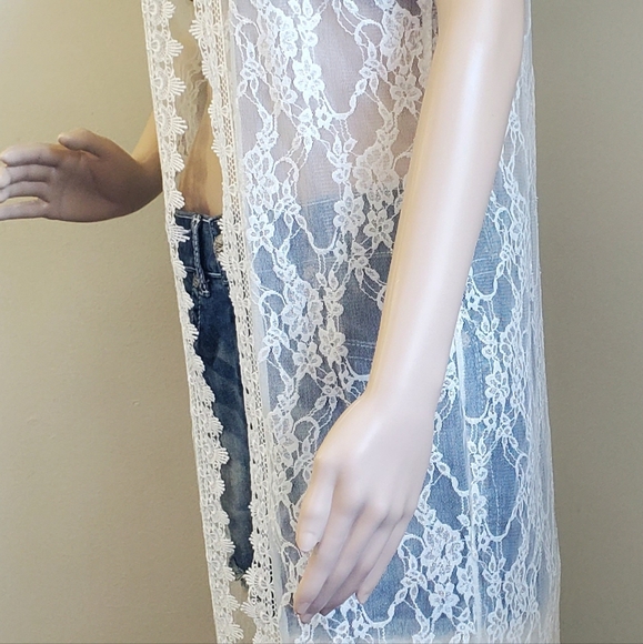 Beautiful Lace Vest Boho Western Wedding Vibes Pretty Soft Lace Layer 😍 - Picture 3 of 8